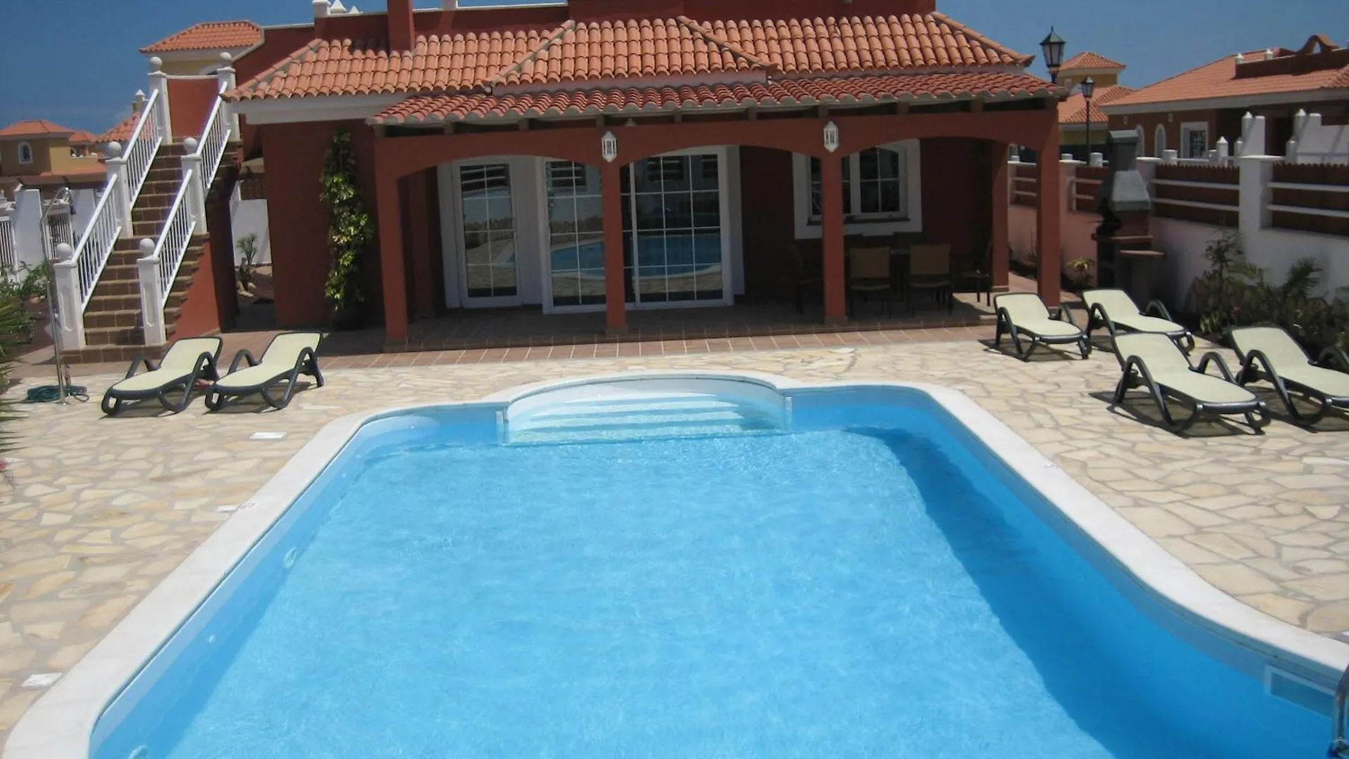 Verano Brisa Private Golf Villa contacts